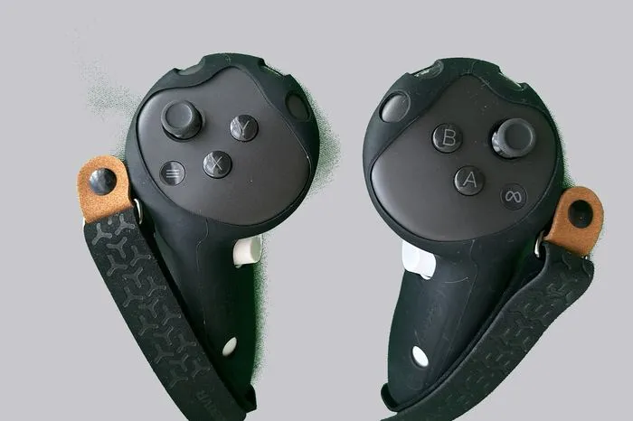 Контроллеры с&nbsp;чехлами